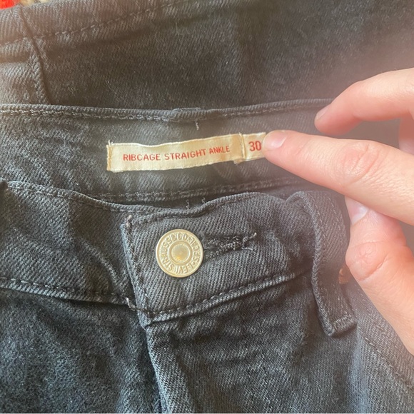 Levi’s button fly ribcage straight ankle Jean Black 30 - Picture 6 of 7